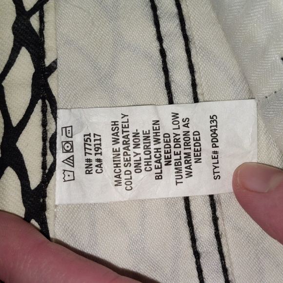 NWT Betsey Johnson shorts - Picture 4 of 5